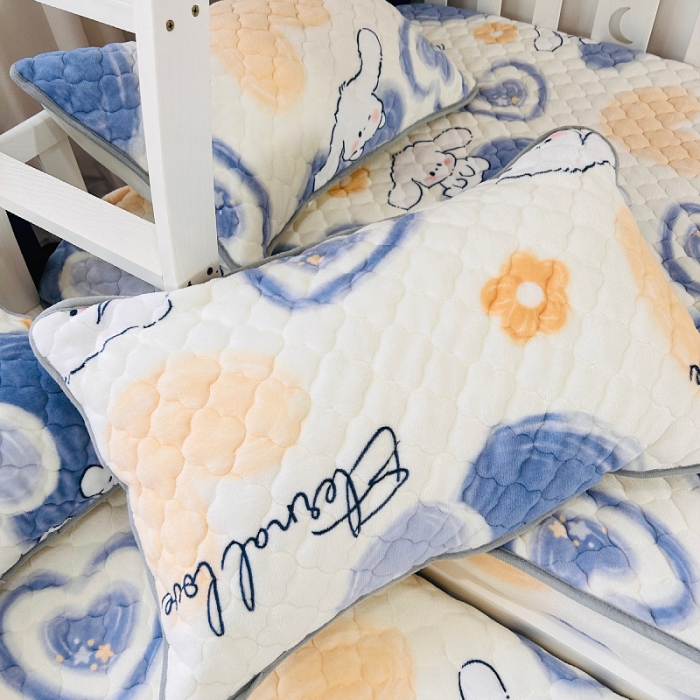 91家纺网 家纺一手货源 找家纺 小虾米 2023新款上下床加厚牛奶绒夹棉床笠 爱心天使