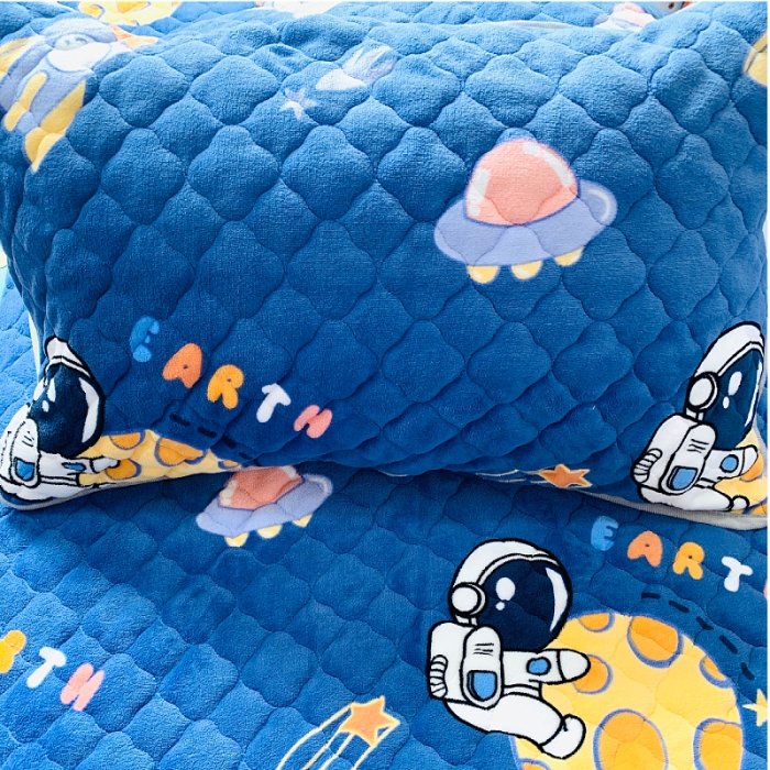 91家纺网 家纺一手货源 找家纺 小虾米 2023新款上下床加厚牛奶绒夹棉床笠 遨游太空