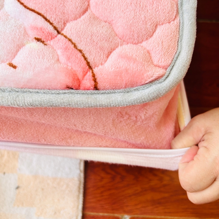 91家纺网 家纺一手货源 找家纺 小虾米 2023新款上下床加厚牛奶绒夹棉床笠 草莓