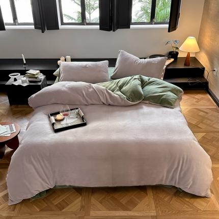 91家纺网 家纺一手货源 找家纺 时光里 2023新款双拼牛奶绒四件套星际灰拼橄榄绿