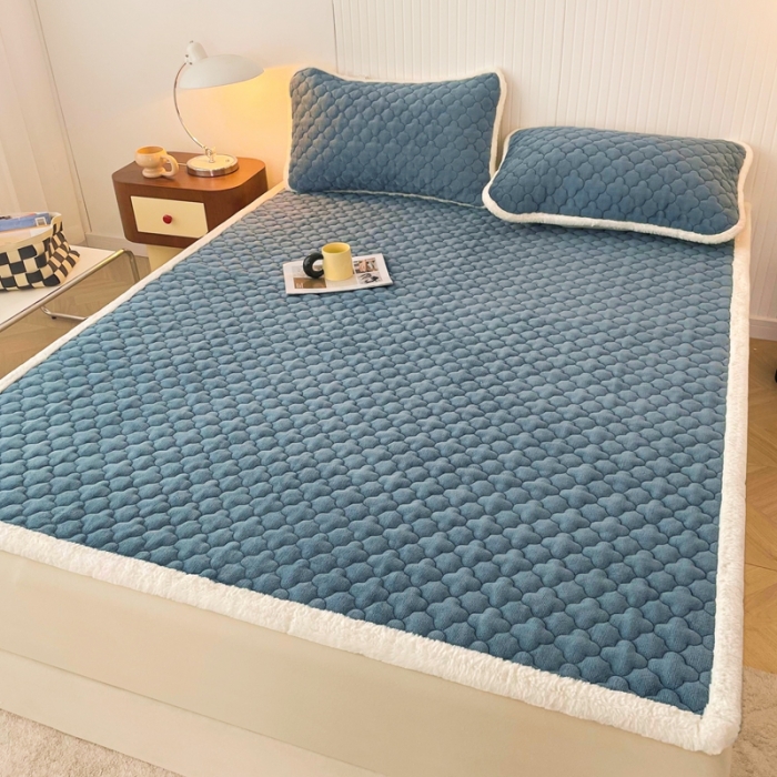 91家纺网 家纺一手货源 找家纺 初心 2023新款A类素色牛奶绒加厚夹棉床垫床褥子 宾利兰