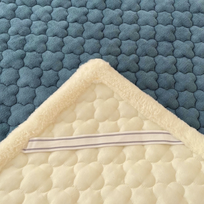 91家纺网 家纺一手货源 找家纺 初心 2023新款A类素色牛奶绒加厚夹棉床垫床褥子 宾利兰