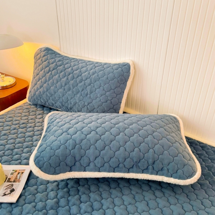 91家纺网 家纺一手货源 找家纺 初心 2023新款A类素色牛奶绒加厚夹棉床垫床褥子 宾利兰