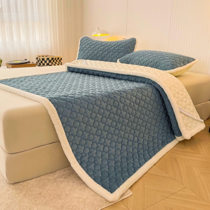 91家纺网 家纺一手货源 找家纺 初心 2023新款A类素色牛奶绒加厚夹棉床垫床褥子 宾利兰