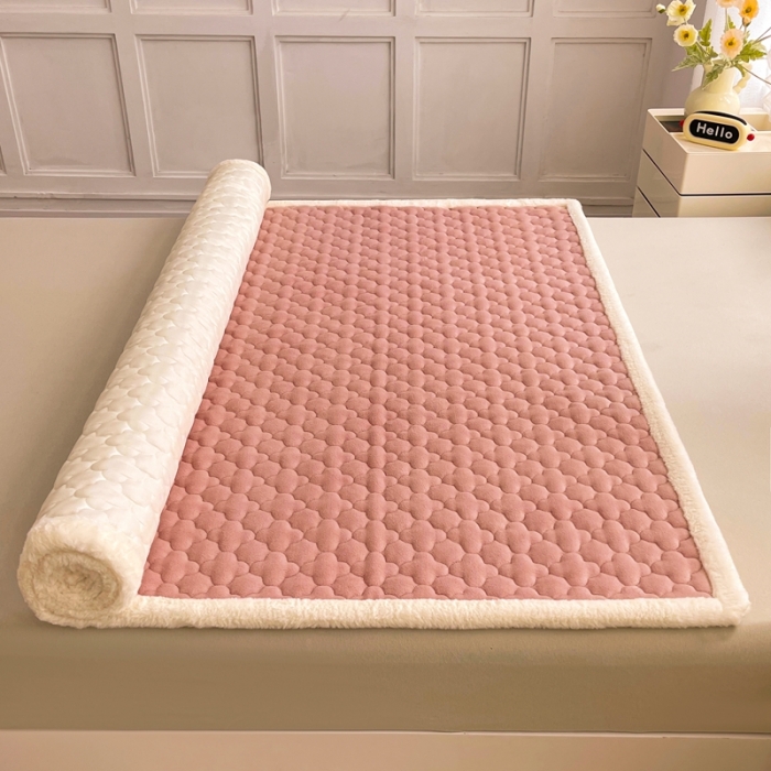 91家纺网 家纺一手货源 找家纺 初心 2023新款A类素色牛奶绒加厚夹棉床垫床褥子 豆沙粉