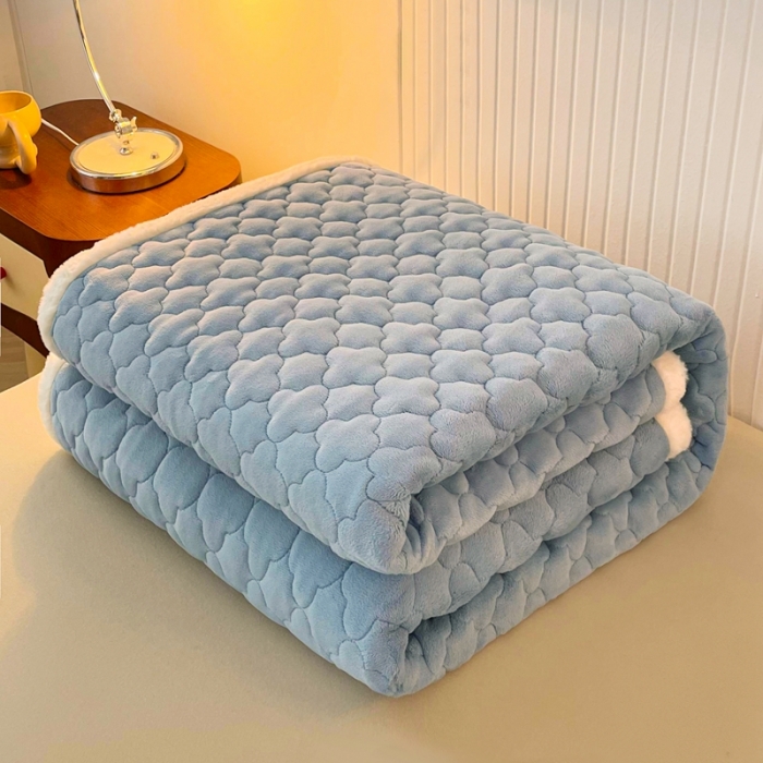 91家纺网 家纺一手货源 找家纺 初心 2023新款A类素色牛奶绒加厚夹棉床垫床褥子 海盐蓝