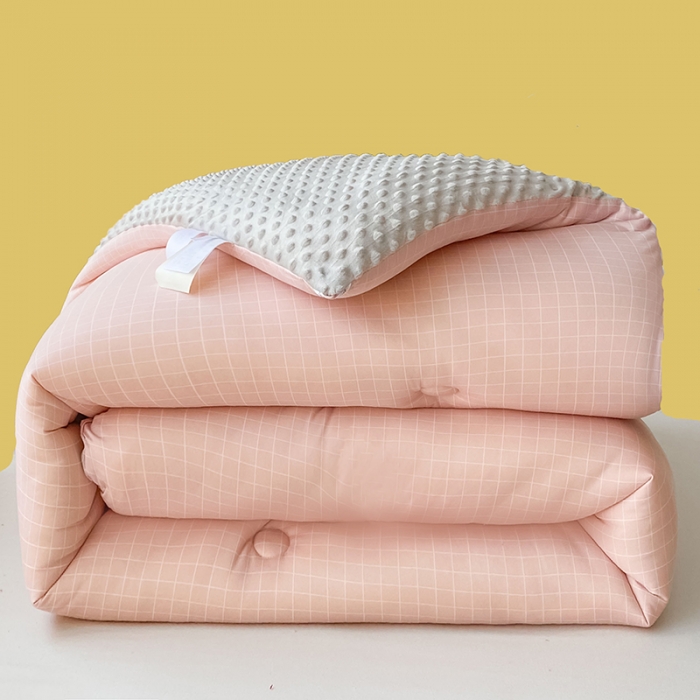 91家纺网 家纺一手货源 找家纺 天瑜家纺 2023新款针织豆豆绒冬被 豆沙小格