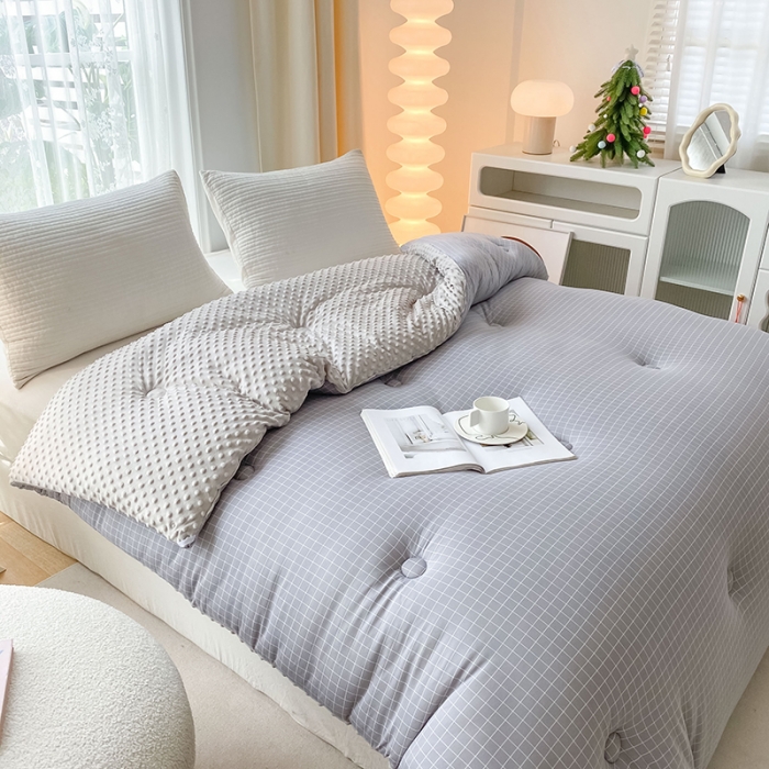 91家纺网 家纺一手货源 找家纺 天瑜家纺 2023新款针织豆豆绒冬被 灰小格