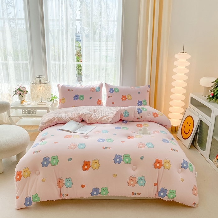 91家纺网 家纺一手货源 找家纺 天瑜家纺 2023新款针织豆豆绒冬被 情侣小熊粉