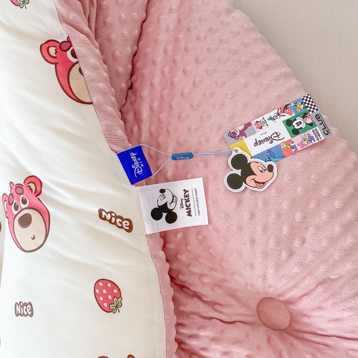 91家纺网 家纺一手货源 找家纺 天瑜家纺 2023新款针织豆豆绒冬被 小草莓熊