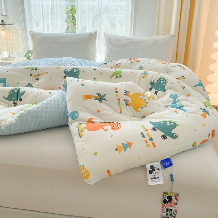 91家纺网 家纺一手货源 找家纺 天瑜家纺 2023新款针织豆豆绒冬被 小恐龙