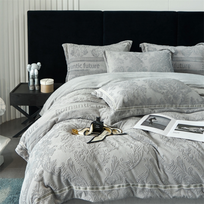 91家纺网 家纺一手货源 找家纺 （总）榻尚家居 2023新款牛奶绒260克全消光高端浮雕兔绒四件套