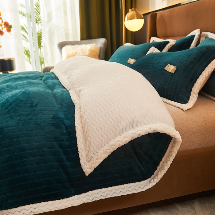 91家纺网 家纺一手货源 找家纺 全季家居 2023新款纯色印花抗静电大包边牛奶绒贝贝绒单被套 宝石蓝