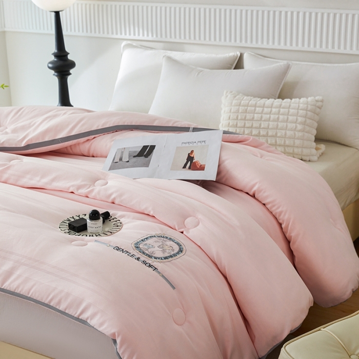 91家纺网 家纺一手货源 找家纺 （总）丽卡家纺 2023新款提花大豆纤维玫瑰天使系列被子被芯