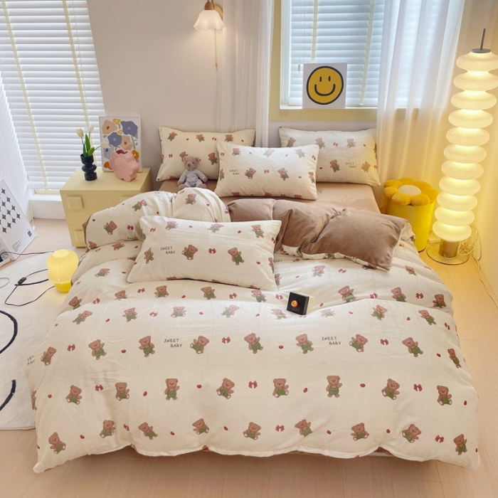 91家纺网 家纺一手货源 找家纺 梦柏家纺 2023新款高克重牛奶绒印花四件套 笨笨熊