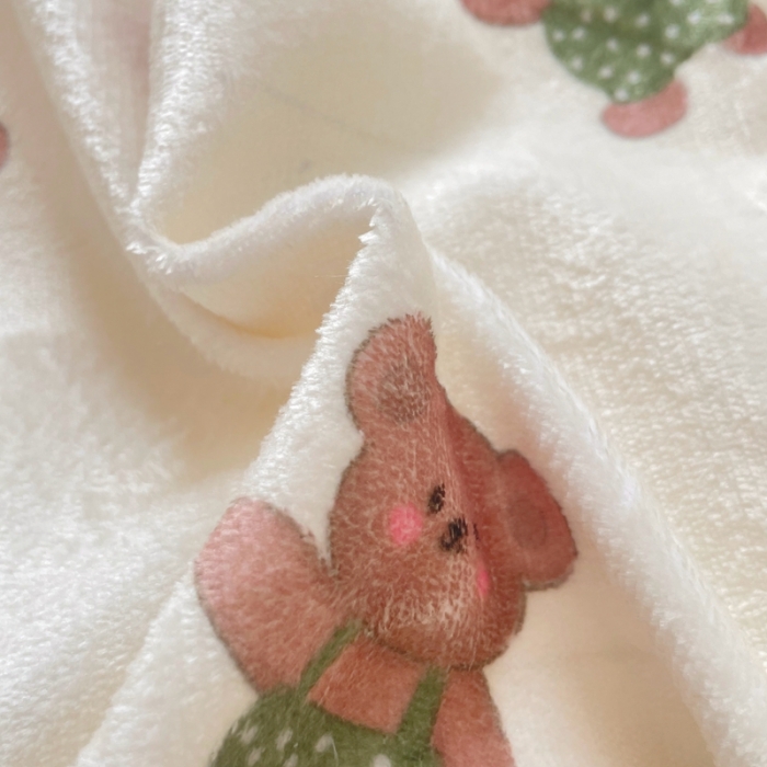 91家纺网 家纺一手货源 找家纺 梦柏家纺 2023新款高克重牛奶绒印花四件套 笨笨熊