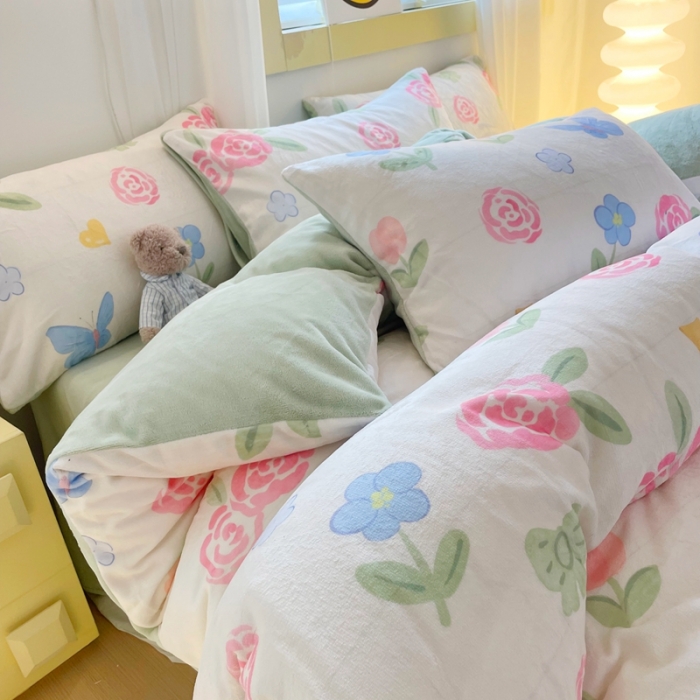 91家纺网 家纺一手货源 找家纺 梦柏家纺 2023新款高克重牛奶绒印花四件套 蝶舞恋