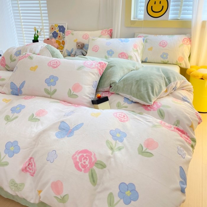 91家纺网 家纺一手货源 找家纺 梦柏家纺 2023新款高克重牛奶绒印花四件套 蝶舞恋