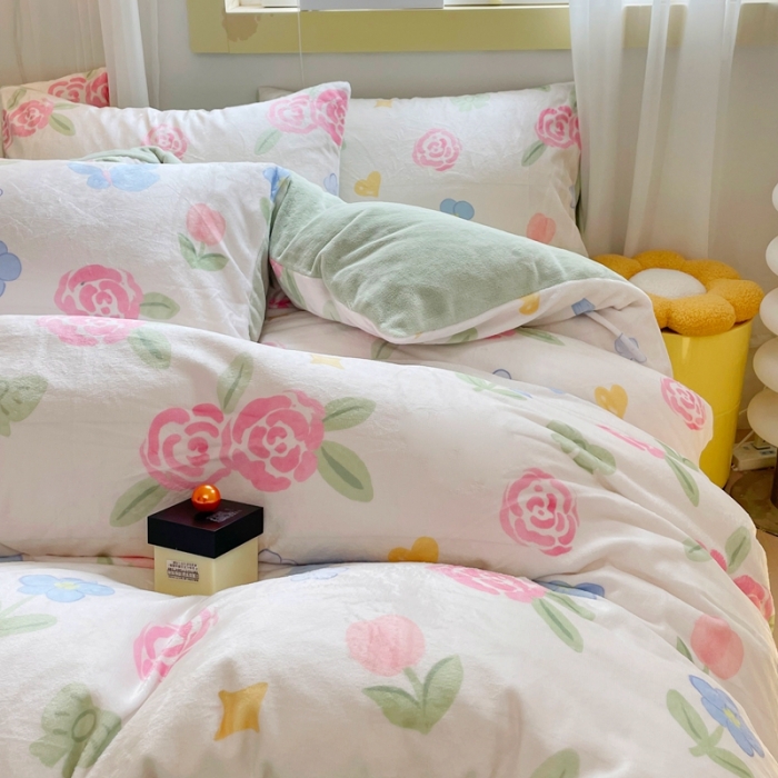 91家纺网 家纺一手货源 找家纺 梦柏家纺 2023新款高克重牛奶绒印花四件套 蝶舞恋