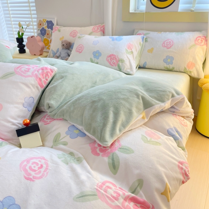 91家纺网 家纺一手货源 找家纺 梦柏家纺 2023新款高克重牛奶绒印花四件套 蝶舞恋