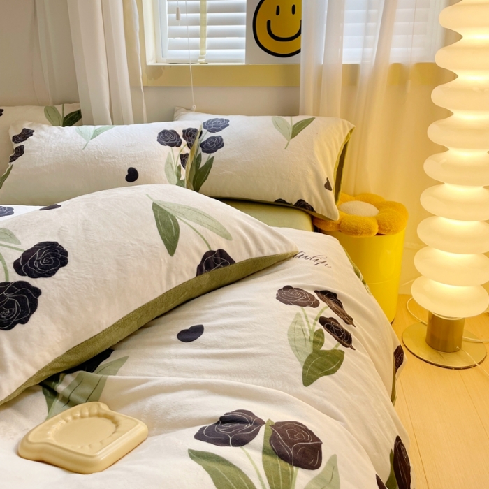 91家纺网 家纺一手货源 找家纺 梦柏家纺 2023新款高克重牛奶绒印花四件套 海岛玫瑰