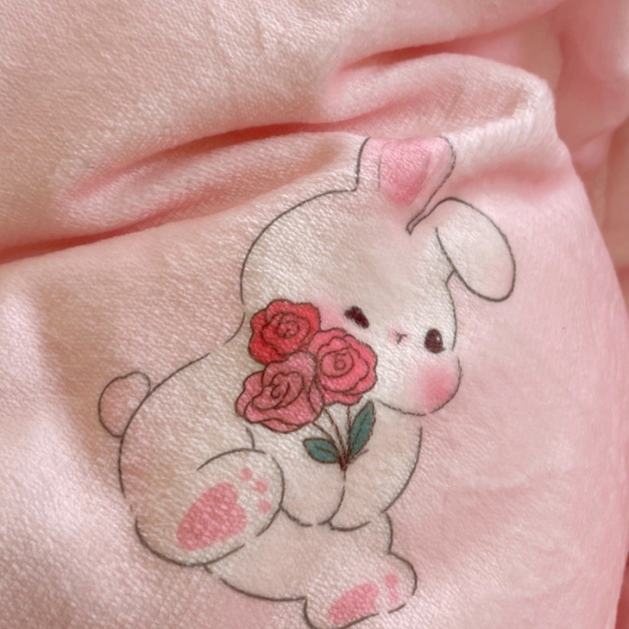 91家纺网 家纺一手货源 找家纺 梦柏家纺 2023新款高克重牛奶绒印花四件套 花海兔