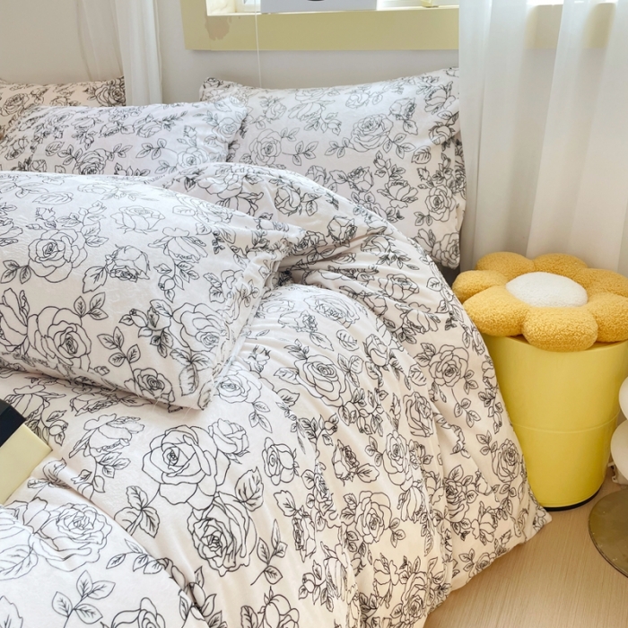 91家纺网 家纺一手货源 找家纺 梦柏家纺 2023新款高克重牛奶绒印花四件套 花艺