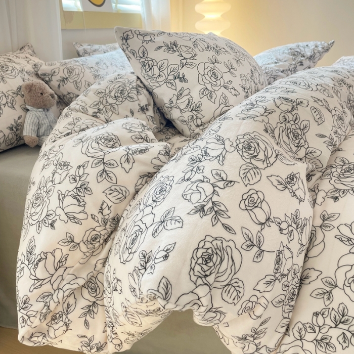 91家纺网 家纺一手货源 找家纺 梦柏家纺 2023新款高克重牛奶绒印花四件套 花艺