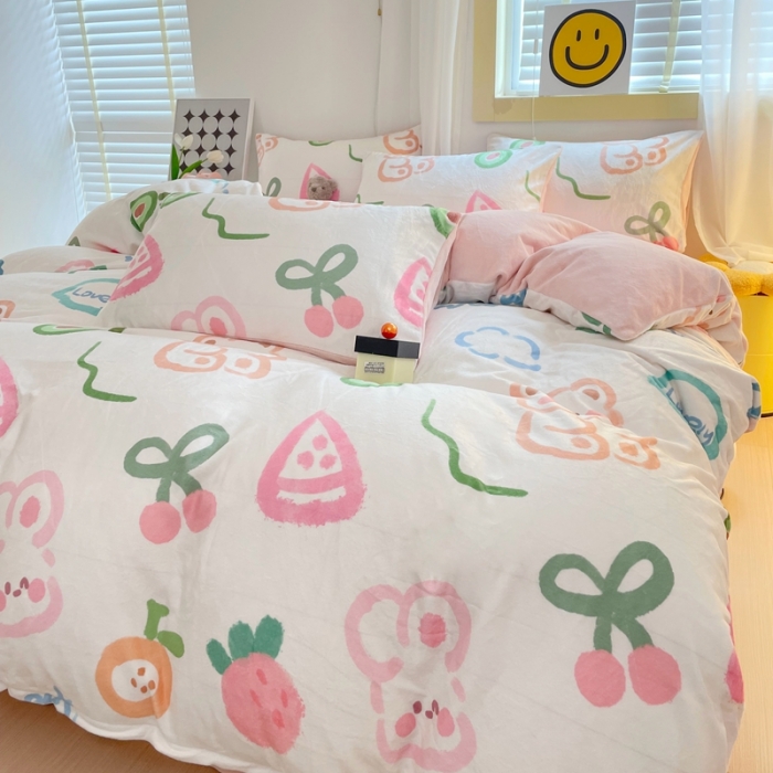 91家纺网 家纺一手货源 找家纺 梦柏家纺 2023新款高克重牛奶绒印花四件套 欢乐时光