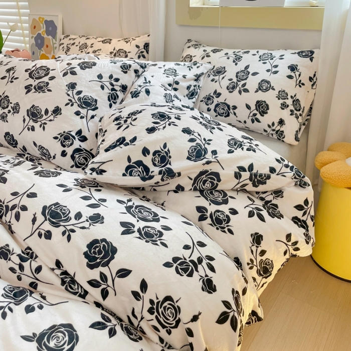 91家纺网 家纺一手货源 找家纺 梦柏家纺 2023新款高克重牛奶绒印花四件套 幻想玫瑰