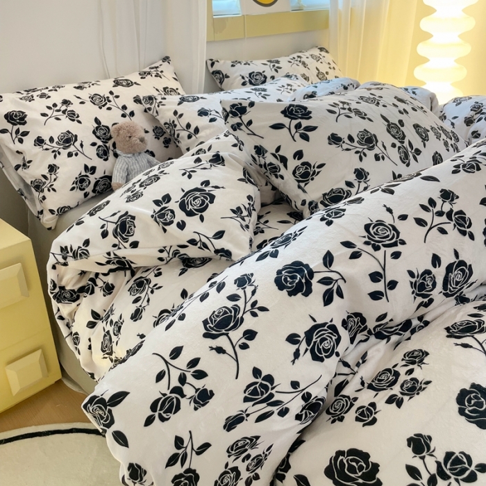 91家纺网 家纺一手货源 找家纺 梦柏家纺 2023新款高克重牛奶绒印花四件套 幻想玫瑰