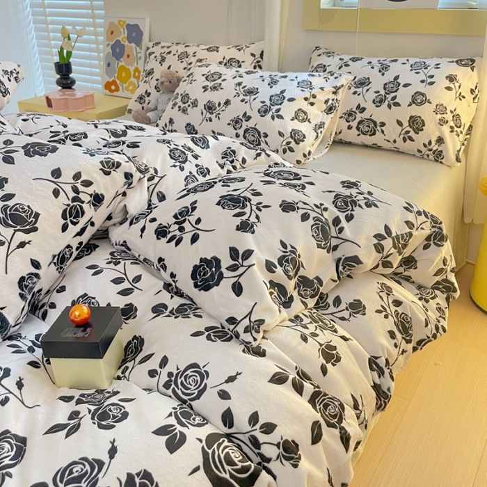 91家纺网 家纺一手货源 找家纺 梦柏家纺 2023新款高克重牛奶绒印花四件套 幻想玫瑰