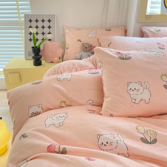 91家纺网 家纺一手货源 找家纺 梦柏家纺 2023新款高克重牛奶绒印花四件套 喵喵无语