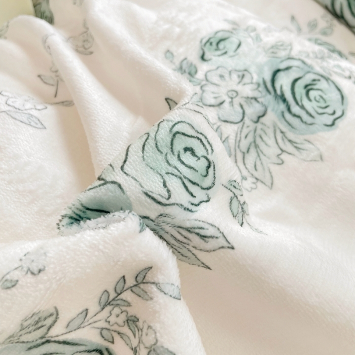 91家纺网 家纺一手货源 找家纺 梦柏家纺 2023新款高克重牛奶绒印花四件套 森林来信