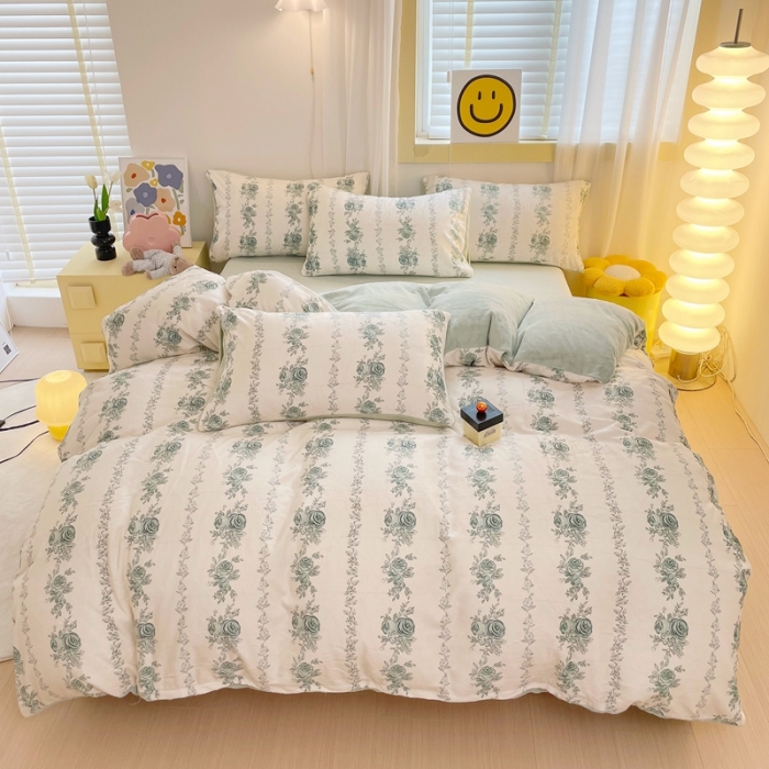 91家纺网 家纺一手货源 找家纺 梦柏家纺 2023新款高克重牛奶绒印花四件套 森林来信