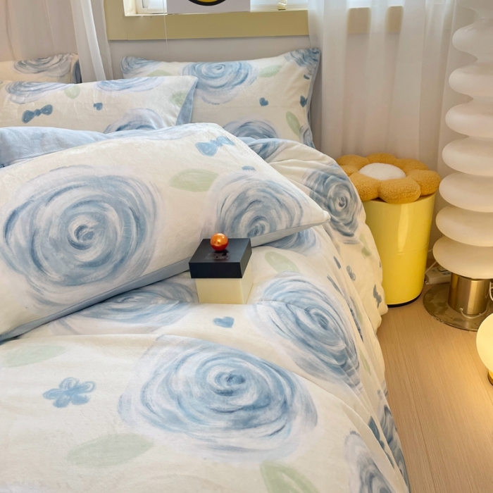 91家纺网 家纺一手货源 找家纺 梦柏家纺 2023新款高克重牛奶绒印花四件套 西西花海