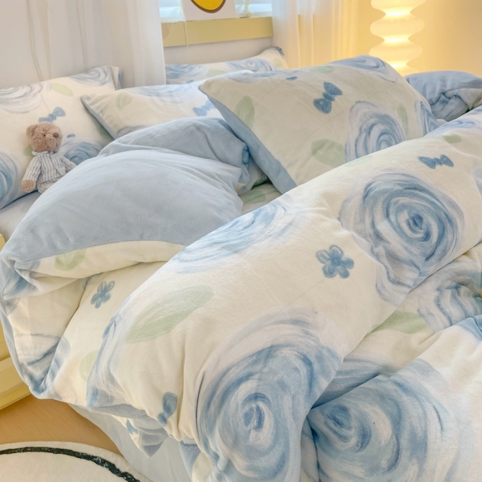 91家纺网 家纺一手货源 找家纺 梦柏家纺 2023新款高克重牛奶绒印花四件套 西西花海