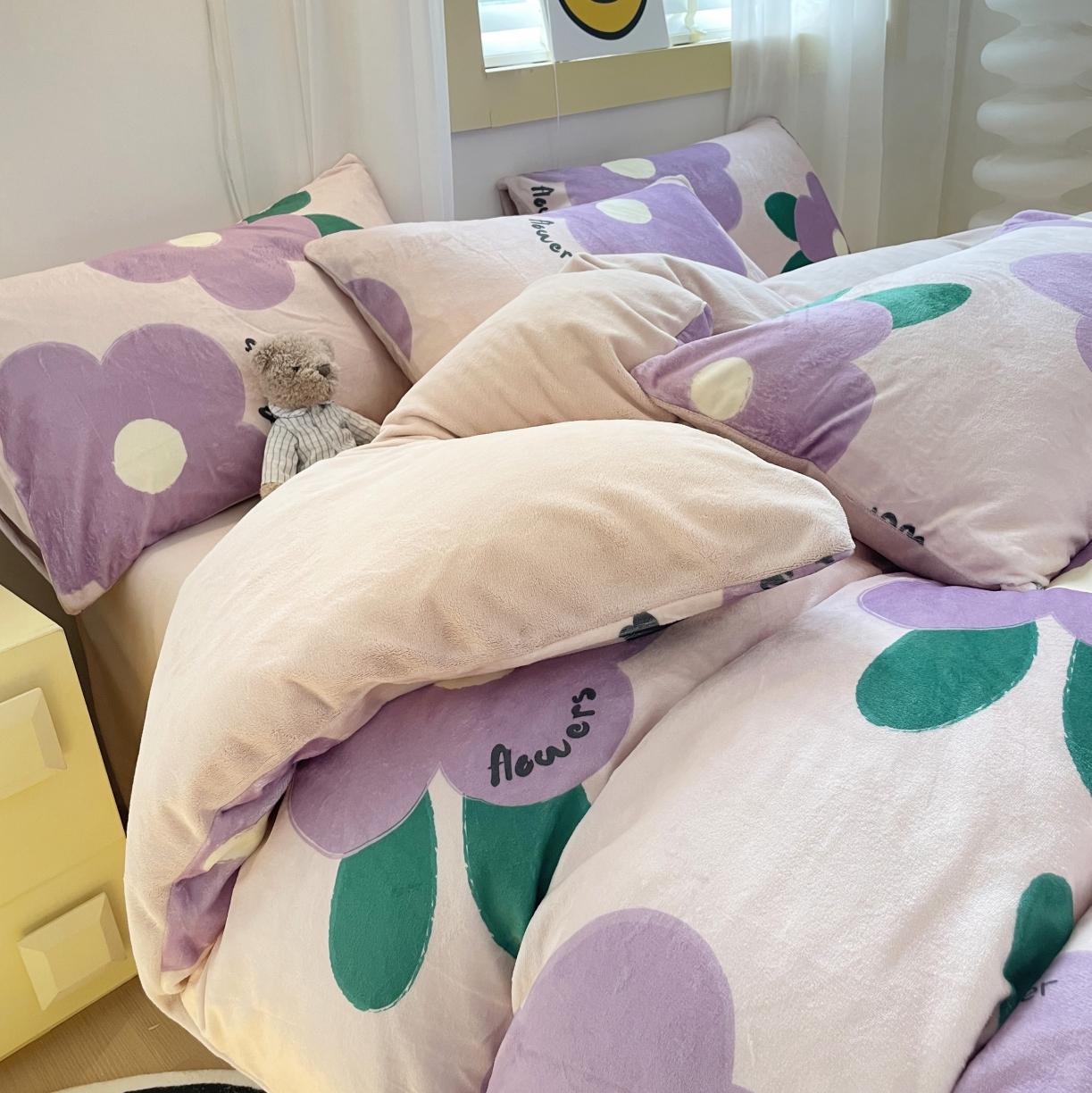 91家纺网 家纺一手货源 找家纺 梦柏家纺 2023新款高克重牛奶绒印花四件套 巷屿猫