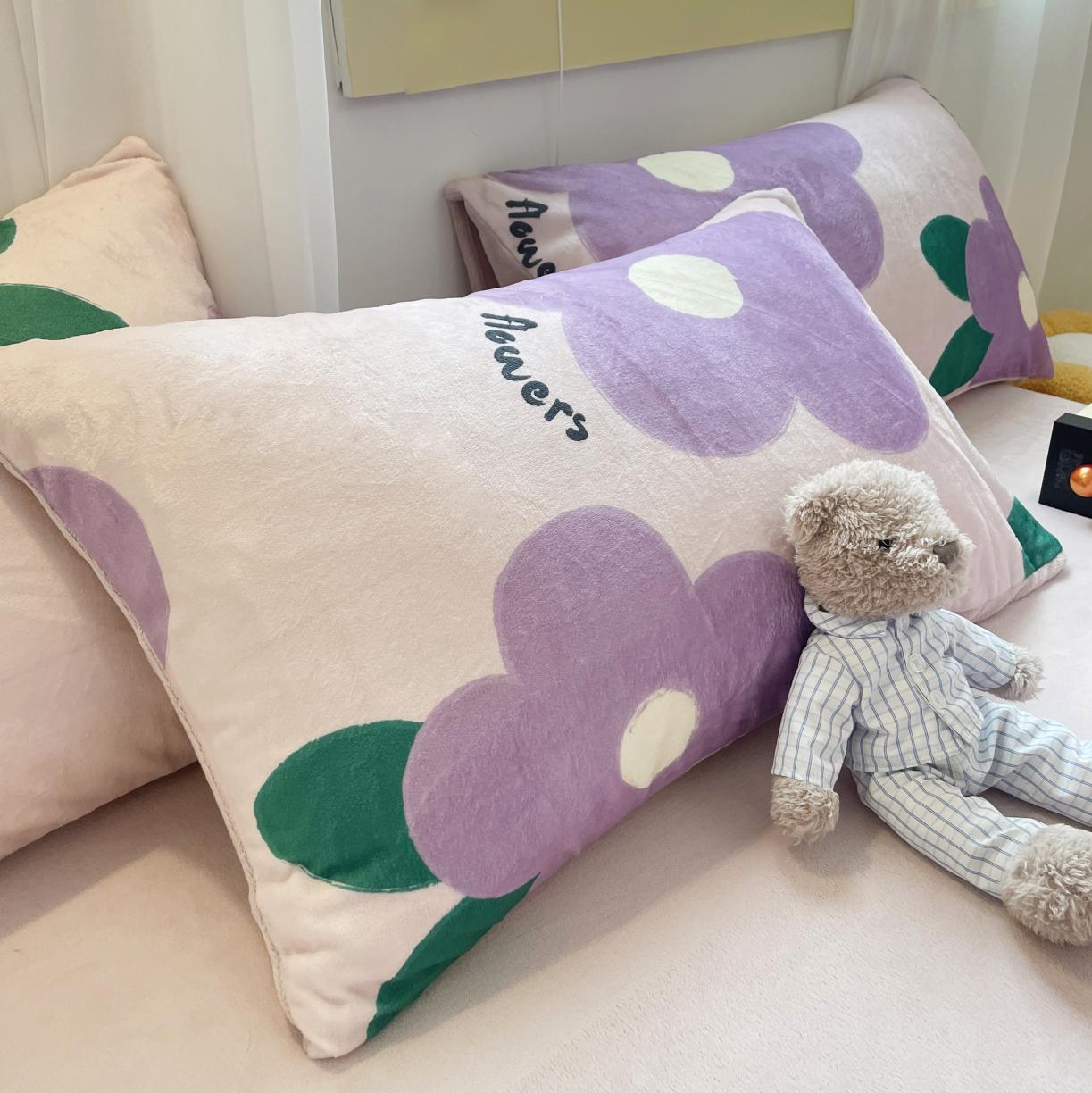 91家纺网 家纺一手货源 找家纺 梦柏家纺 2023新款高克重牛奶绒印花四件套 巷屿猫