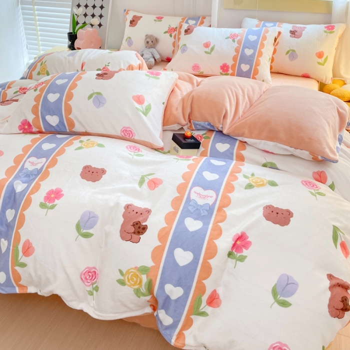 91家纺网 家纺一手货源 找家纺 梦柏家纺 2023新款高克重牛奶绒印花四件套 熊熊韵味