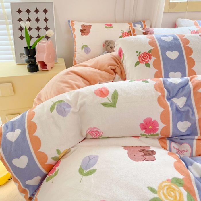 91家纺网 家纺一手货源 找家纺 梦柏家纺 2023新款高克重牛奶绒印花四件套 熊熊韵味