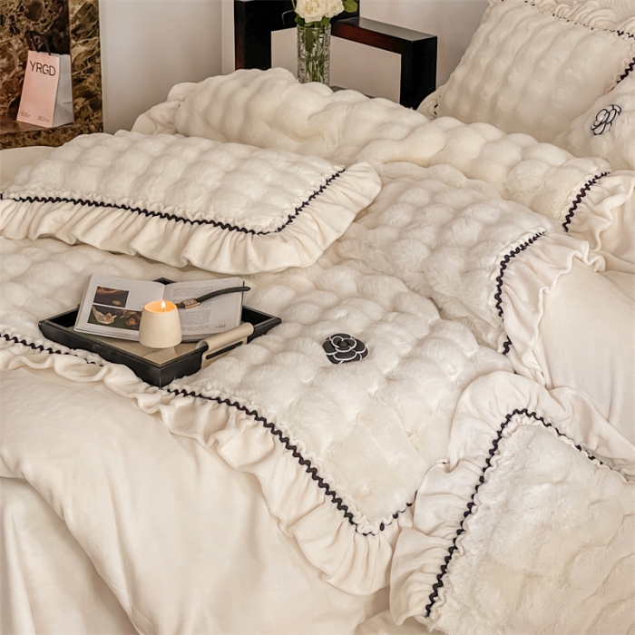 91家纺网 家纺一手货源 找家纺 婳庭家居  2023新款山茶花兔兔绒系列四件套 山茶花-米白