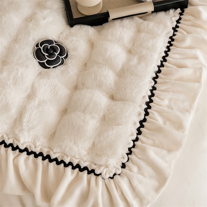 91家纺网 家纺一手货源 找家纺 婳庭家居  2023新款山茶花兔兔绒系列四件套 山茶花-米白