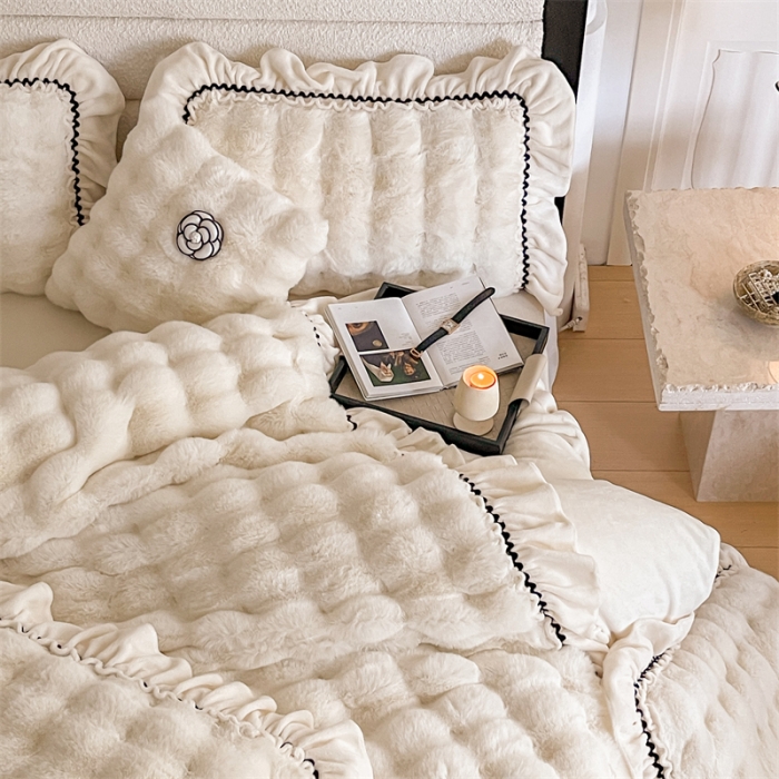 91家纺网 家纺一手货源 找家纺 婳庭家居  2023新款山茶花兔兔绒系列四件套 山茶花-米白