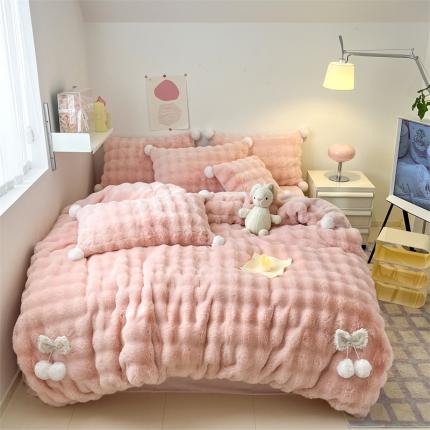 91家纺网 家纺一手货源 找家纺 婳庭家居  2023新款泡泡糖兔绒系列四件套 泡泡糖-粉