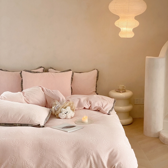 91家纺网 家纺一手货源 找家纺 （总）蜜柚 2024新款高克重全消光牛奶绒雕花烂花法式轻奢四件套