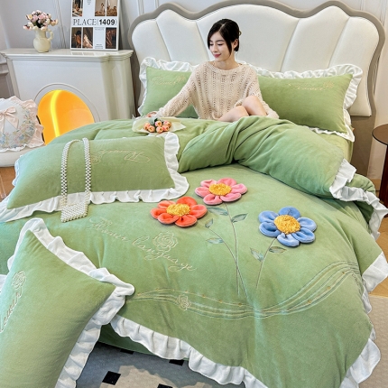 91家纺网 家纺一手货源 找家纺 苏米娜9斤230g韩版公主风立体花朵牛奶绒四件套宝宝绒贴布绣兔毛绒被套