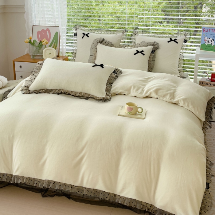 91家纺网 家纺一手货源 找家纺 2025新款牛奶绒雕花四件套-KK小姐 白