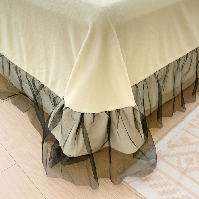 91家纺网 家纺一手货源 找家纺 2025新款牛奶绒雕花四件套-KK小姐 白