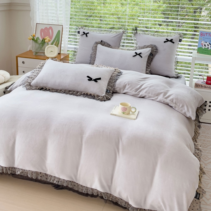 91家纺网 家纺一手货源 找家纺 2025新款牛奶绒雕花四件套-KK小姐 浅灰